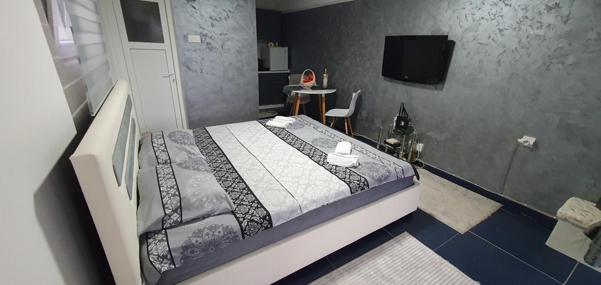 Cozzy Apartment Near The Aiport Podgorica ミトロヴィツァ エクステリア 写真