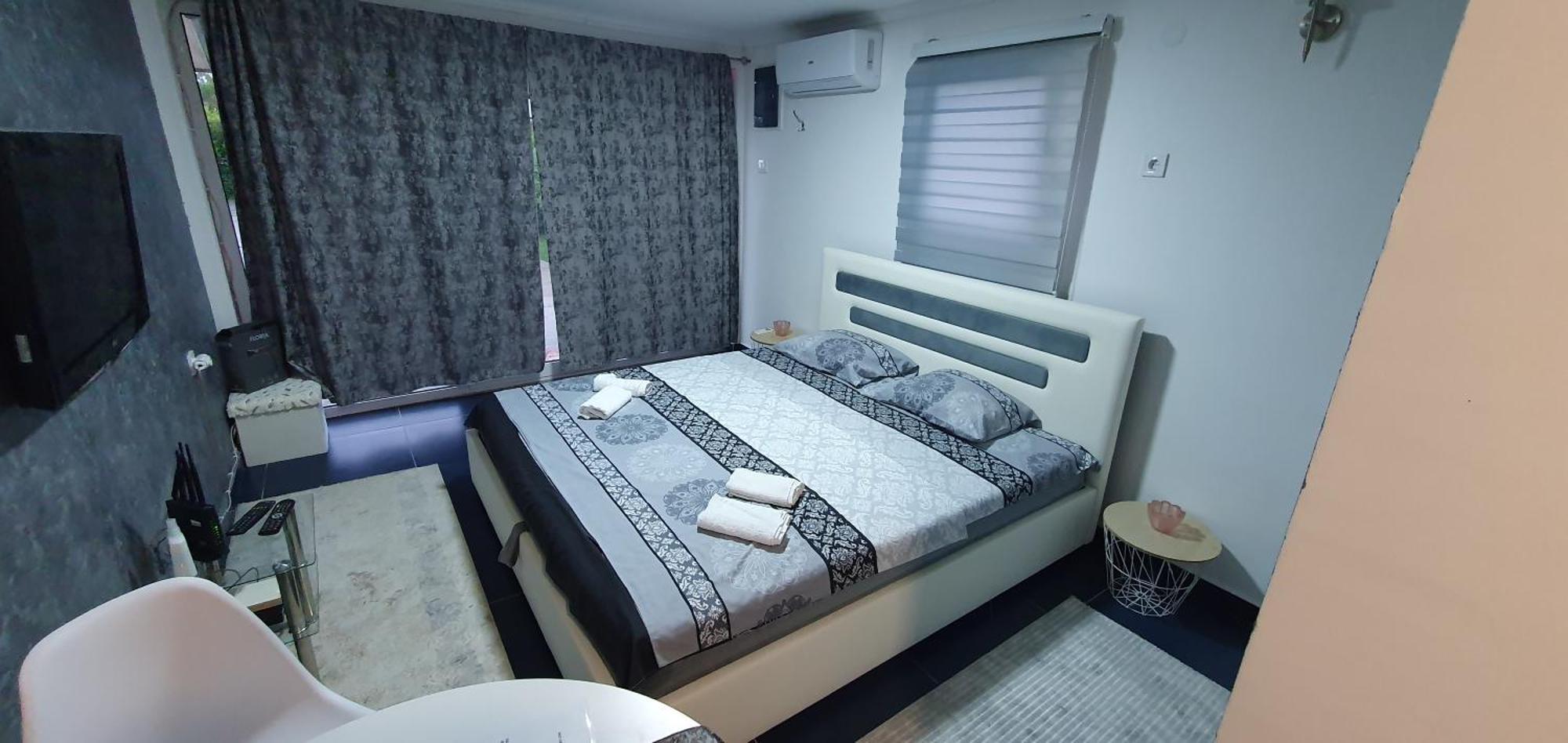 Cozzy Apartment Near The Aiport Podgorica ミトロヴィツァ エクステリア 写真