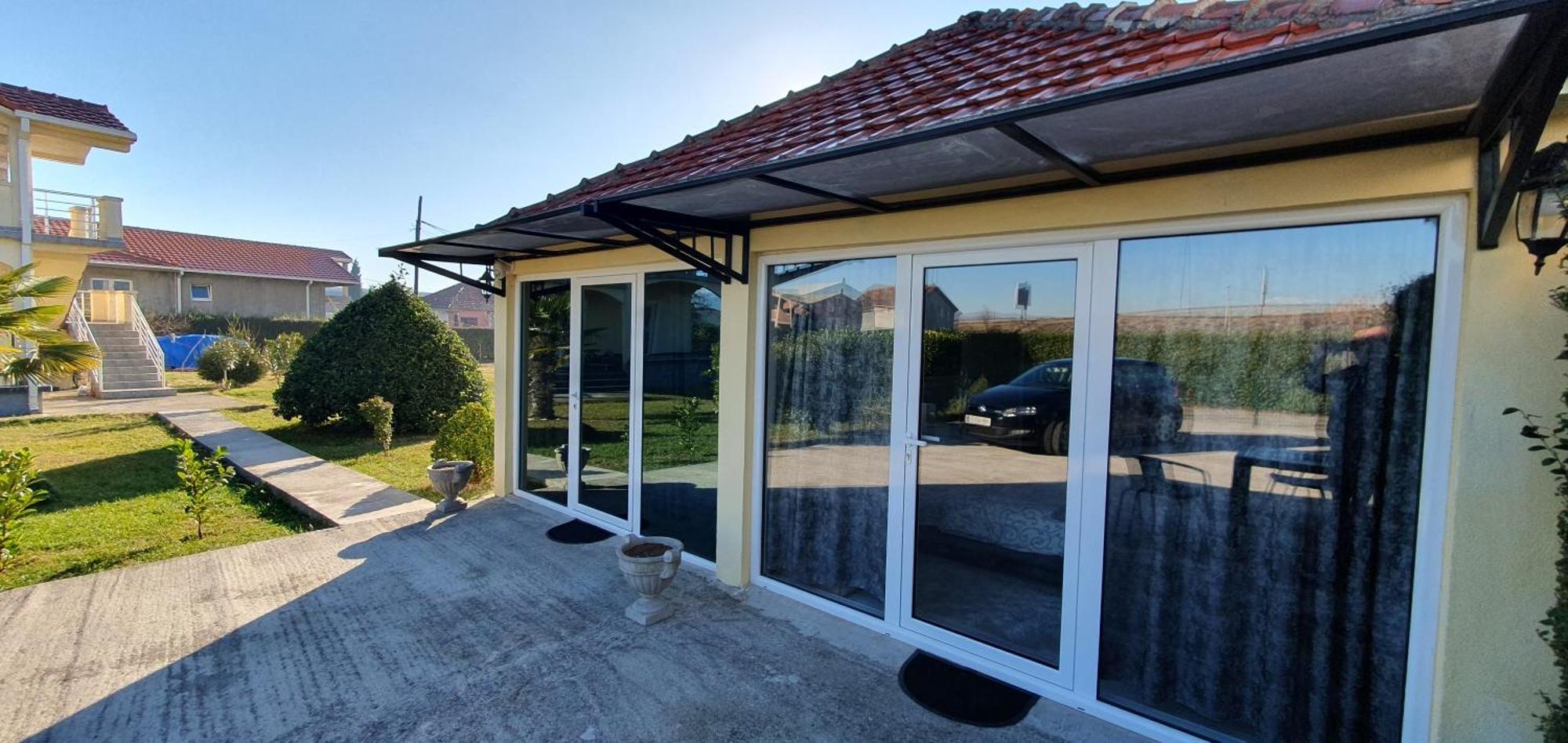 Cozzy Apartment Near The Aiport Podgorica ミトロヴィツァ エクステリア 写真